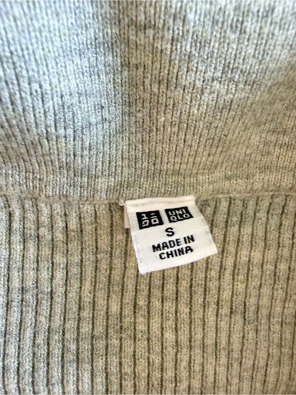 Uniqlo Women's Collared V-Neck Rib-Knit Set in Sage Green - Picture 2 of 3